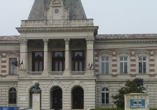 Palatul Administrativ al județului Călărași ruinat de nepăsarea autorităților guvernamentale