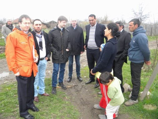 Ambasada Marii Britanii a vizitat comunitatea de romi din Frumușani, de ziua lor
