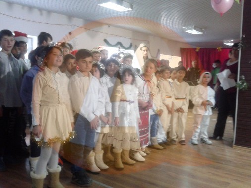 Copiii de la Centrul ,,Sfântul Ştefan” ,,au mulţumit” printr-o frumoasă serbare pentru darurile primite de Moş Nicolae