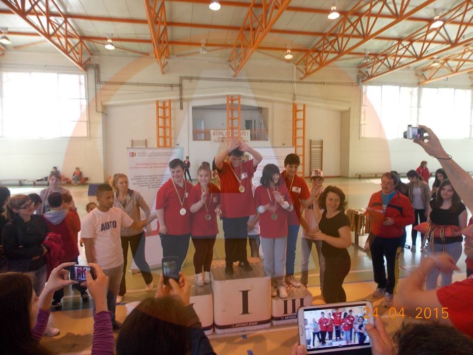 Copiii cu dizabilităţi, din Călăraşi, campioni, la concursul sportiv Special Olympics