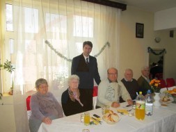 batranii, impreuna cu directorul Mihai Alexandru