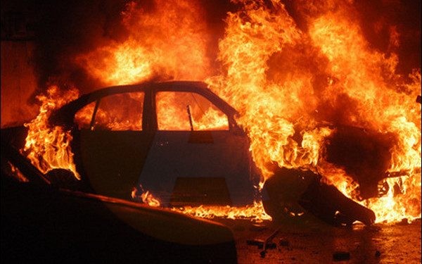 ISU/ Intervenție la incendiu de autovehicul, în municipiul Călărași