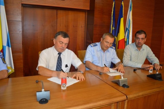 S-a semnat planul de colaborare între Serviciul Public de Gestionare a Câinilor Fără Stăpân și  Jandarmeria Călărași