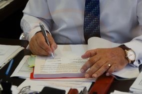 semnare contract debirocratizare