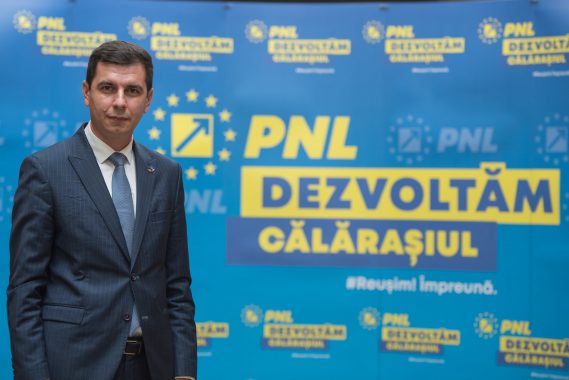 Președintele PNL Călărași, Emil-Florian Dumitru: ,,Media de vârstă a candidaților PNL Călărași este de 37,5 ani, ceea ce înseamnă că este cel puțin un gest de curaj din partea partidului nostru să intre în luptă cu tineri”