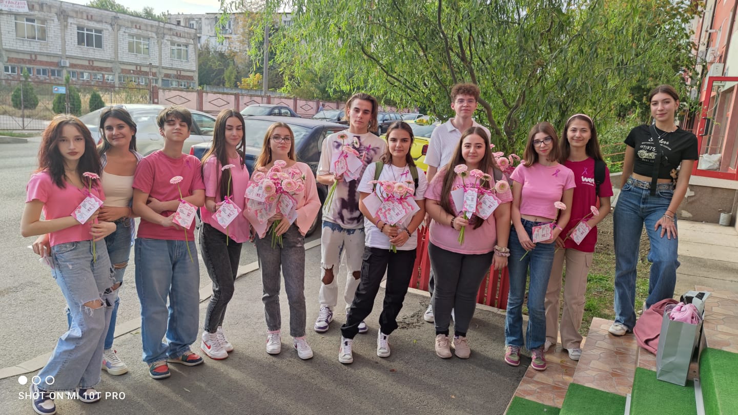 Membrii Clubului INTERACT Călărași au marcat Luna Internațională a Conștientizării Cancerului Mamar