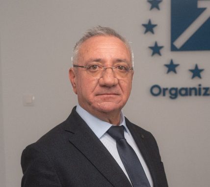 Profil de primar: Vasile Stoica, primarul comunei Dorobanțu, a dovedit că poate atinge performanța, atât în plan personal, cât și în administrația locală
